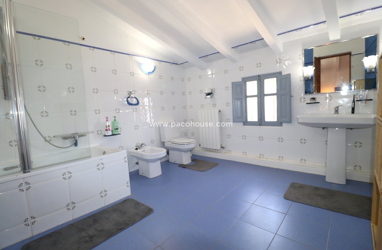 Resale - Cortijo -
Velez-Rubio