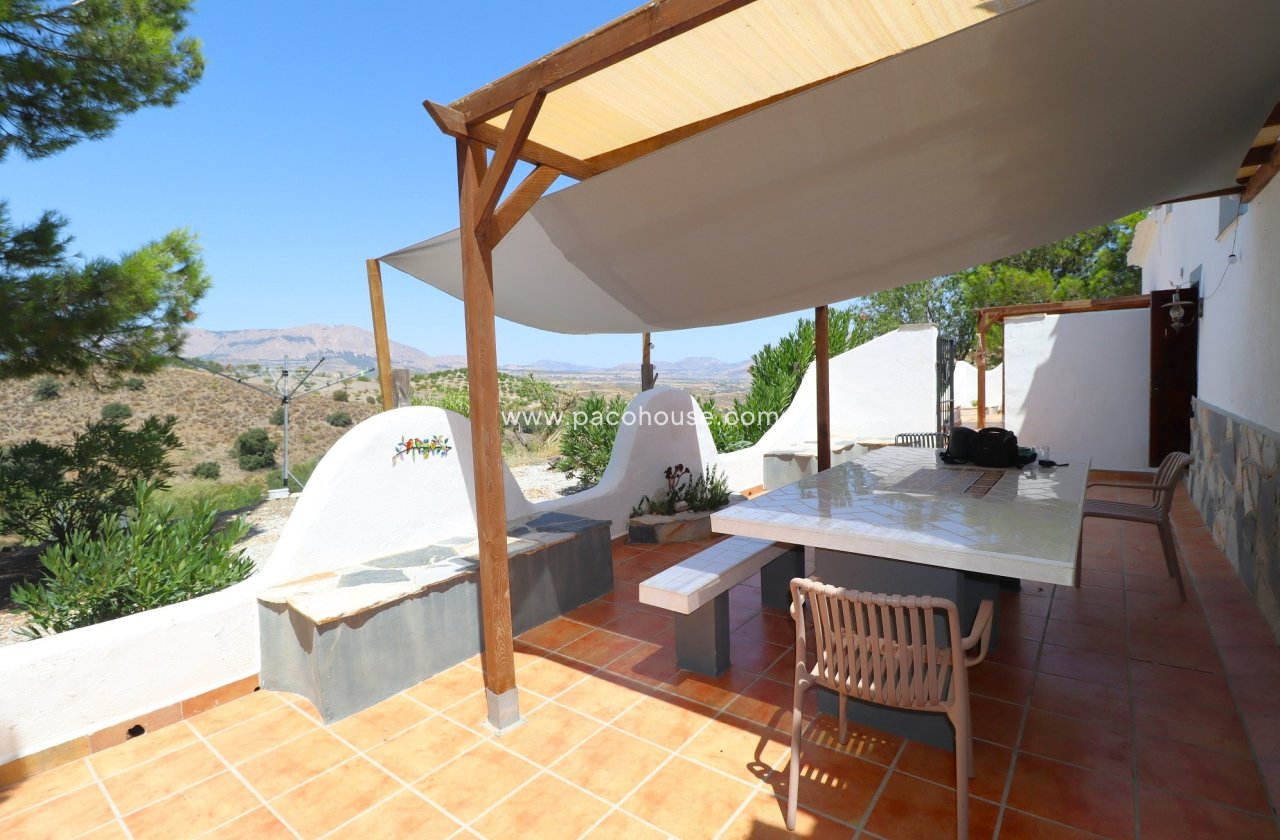 Resale - Cortijo -
Velez-Rubio