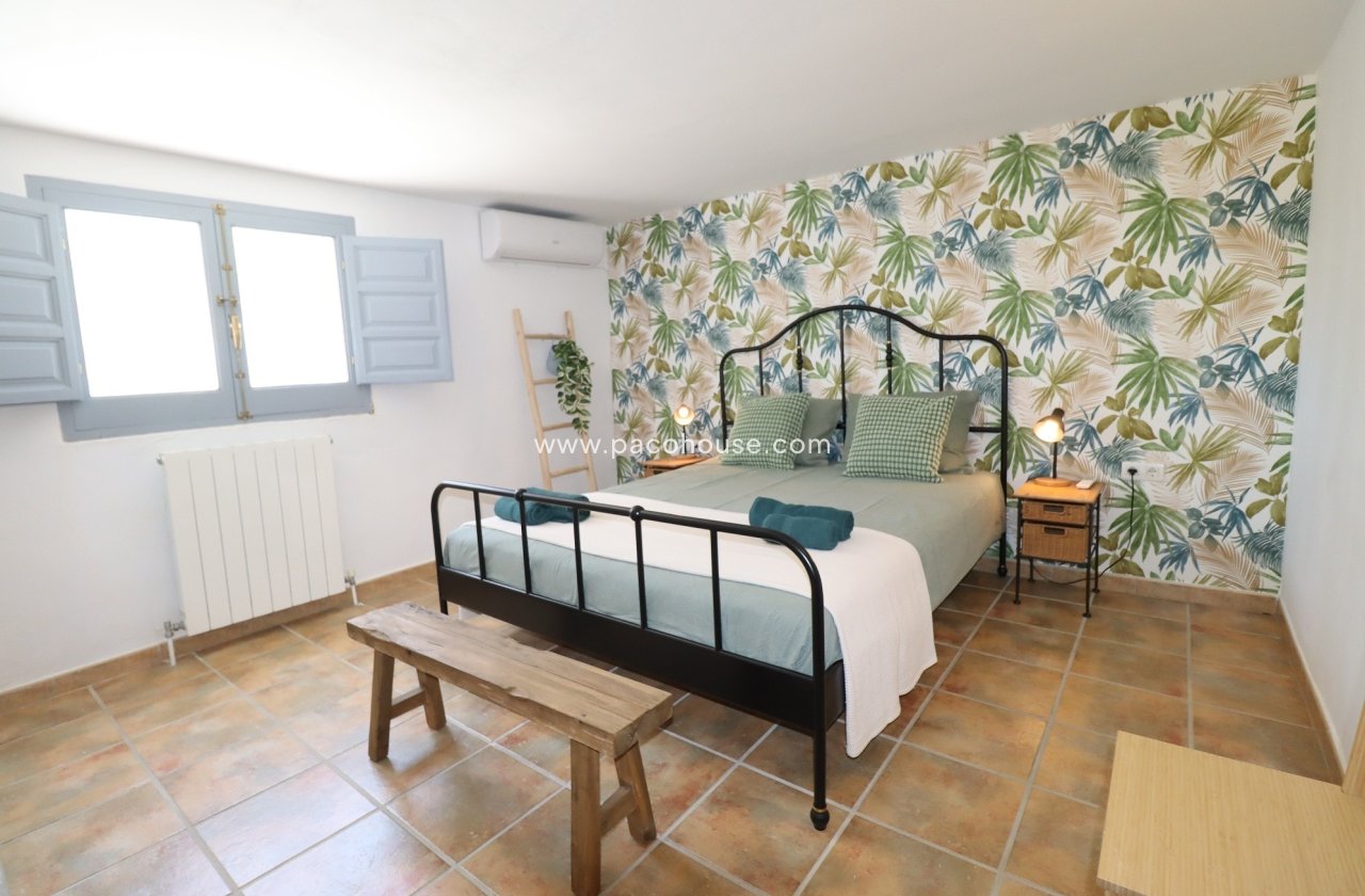 Resale - Cortijo -
Velez-Rubio