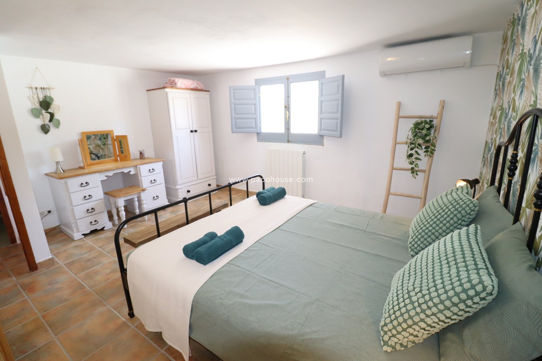 Resale - Cortijo -
Velez-Rubio