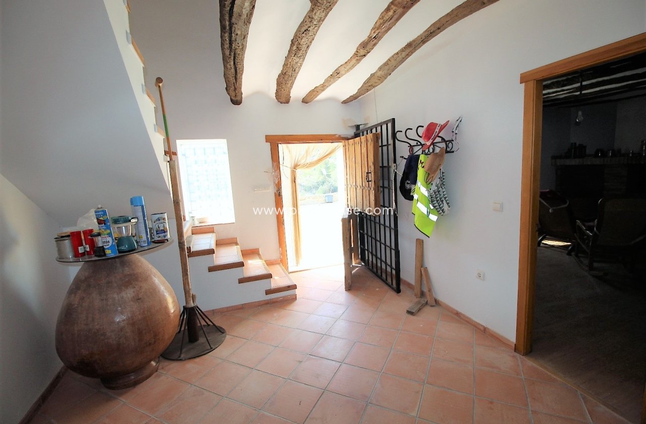 Resale - Cortijo -
Zarzalico