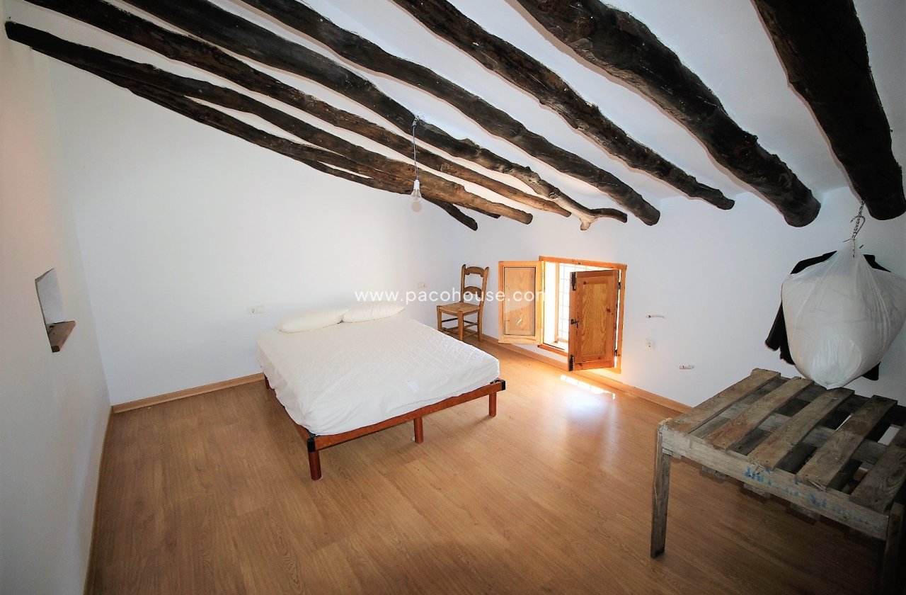 Resale - Cortijo -
Zarzalico