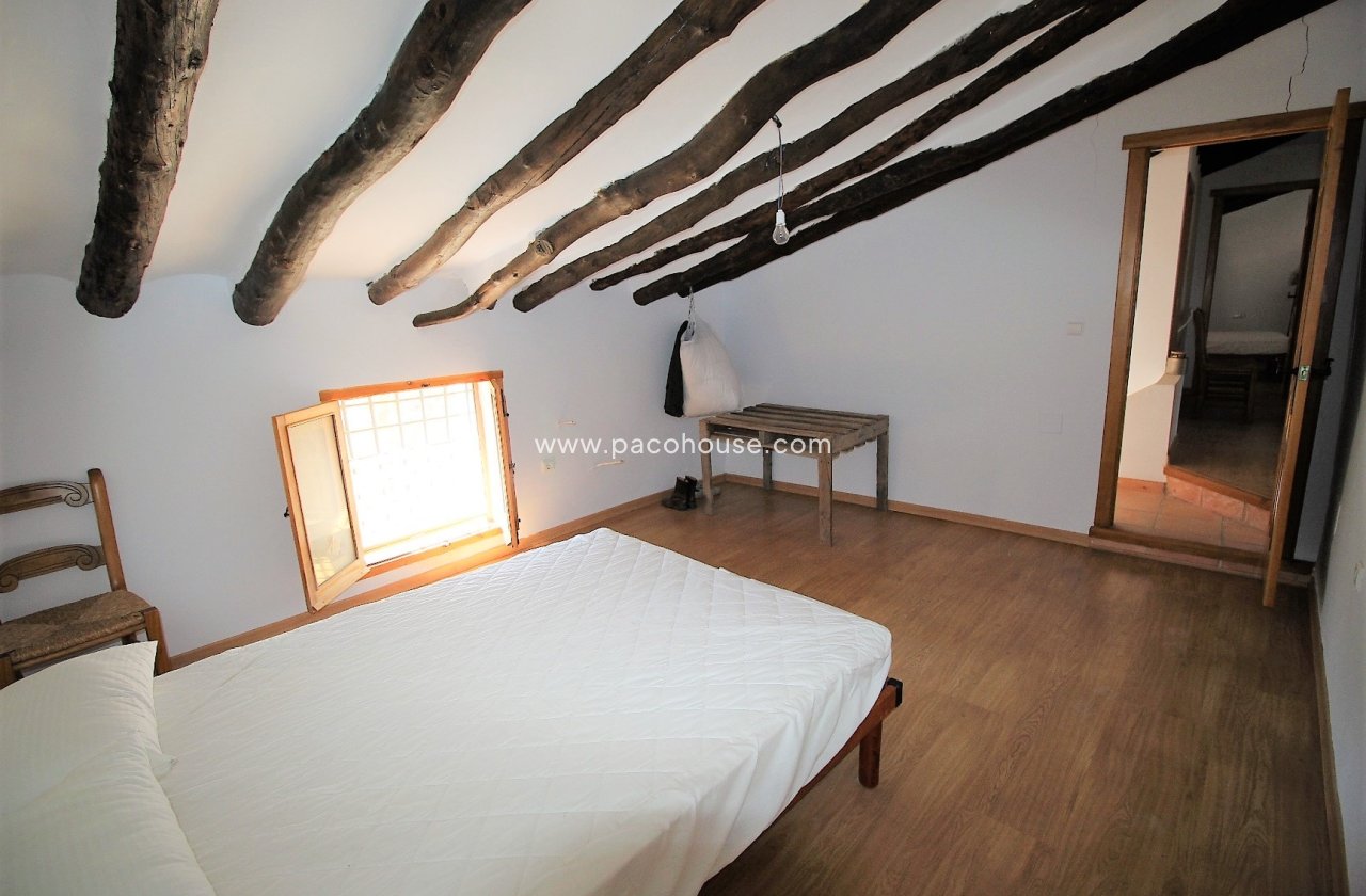 Resale - Cortijo -
Zarzalico