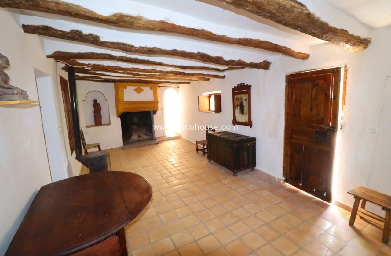 Resale - Cortijo -
Zarzalico
