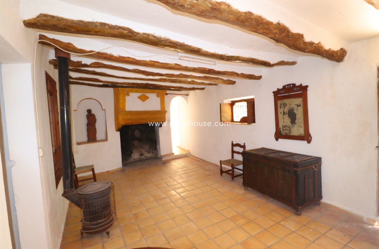 Resale - Cortijo -
Zarzalico
