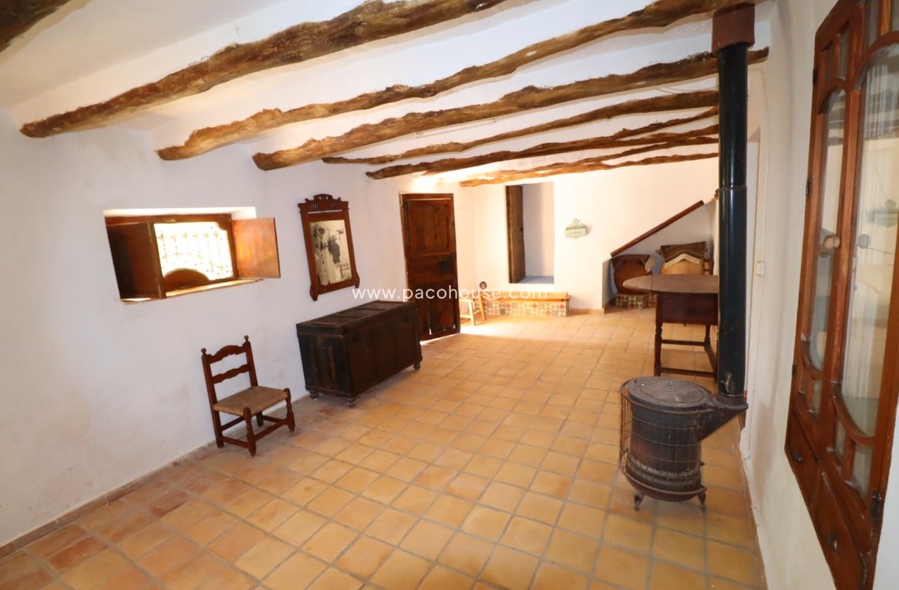 Resale - Cortijo -
Zarzalico