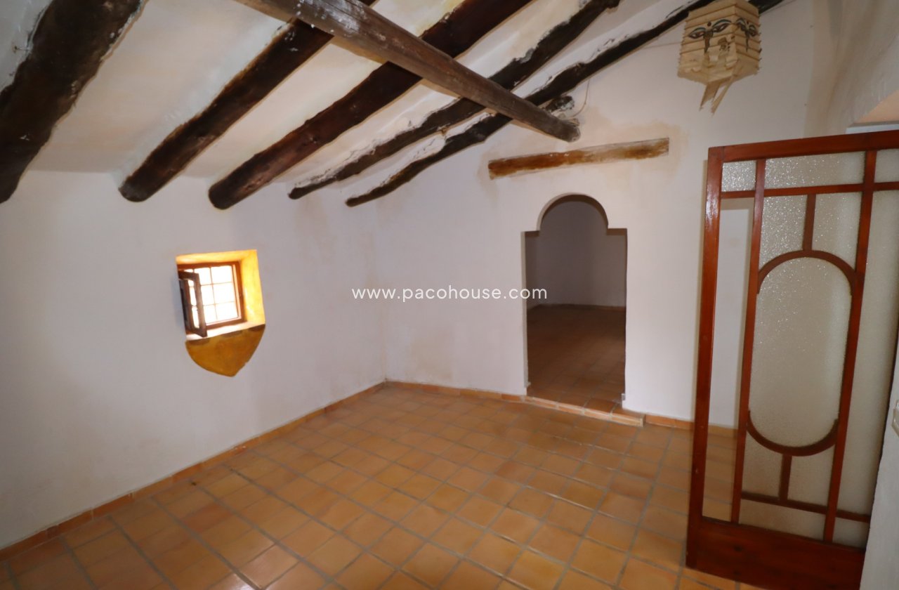 Resale - Cortijo -
Zarzalico