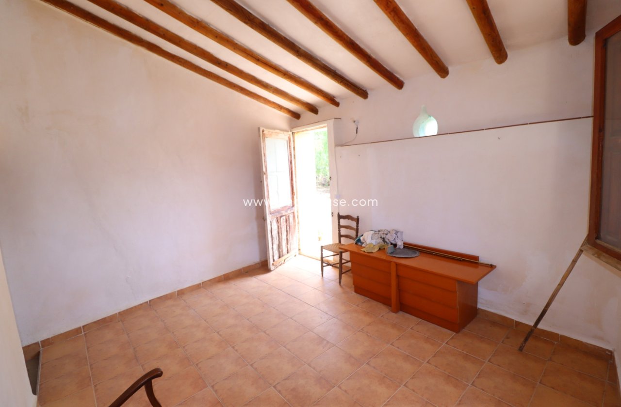Resale - Cortijo -
Zarzalico
