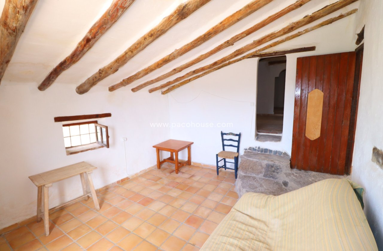 Resale - Cortijo -
Zarzalico
