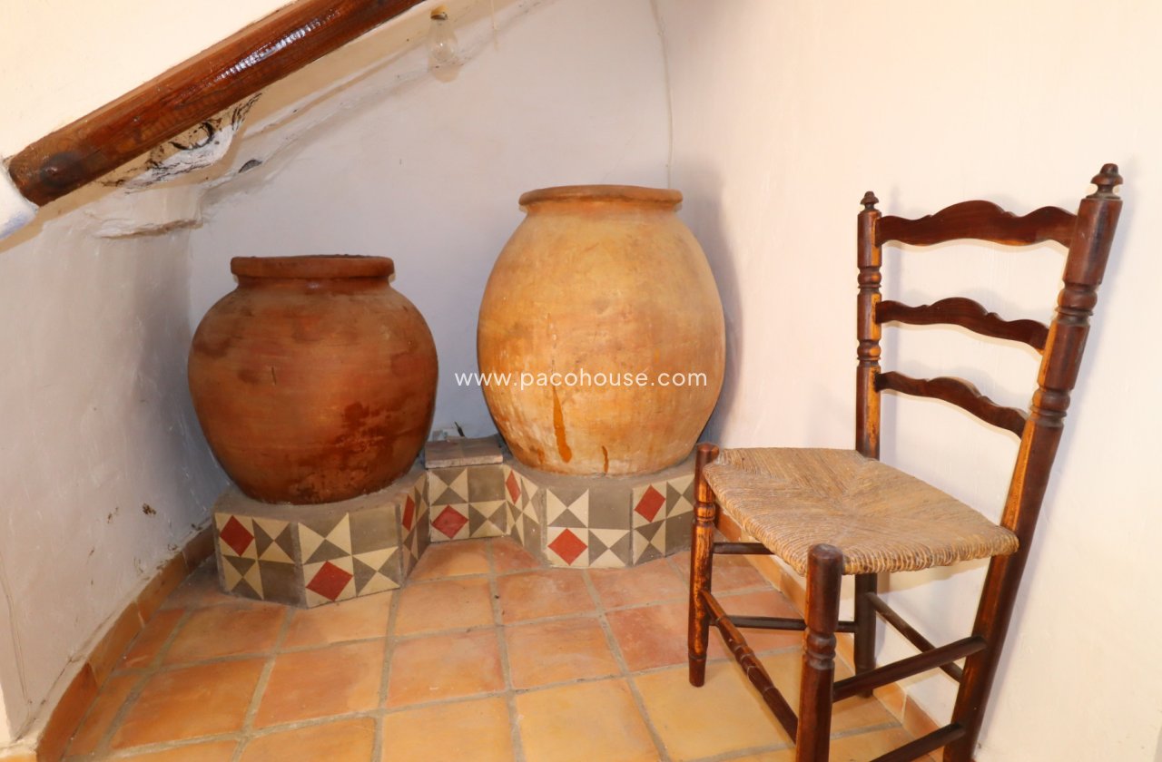 Resale - Cortijo -
Zarzalico