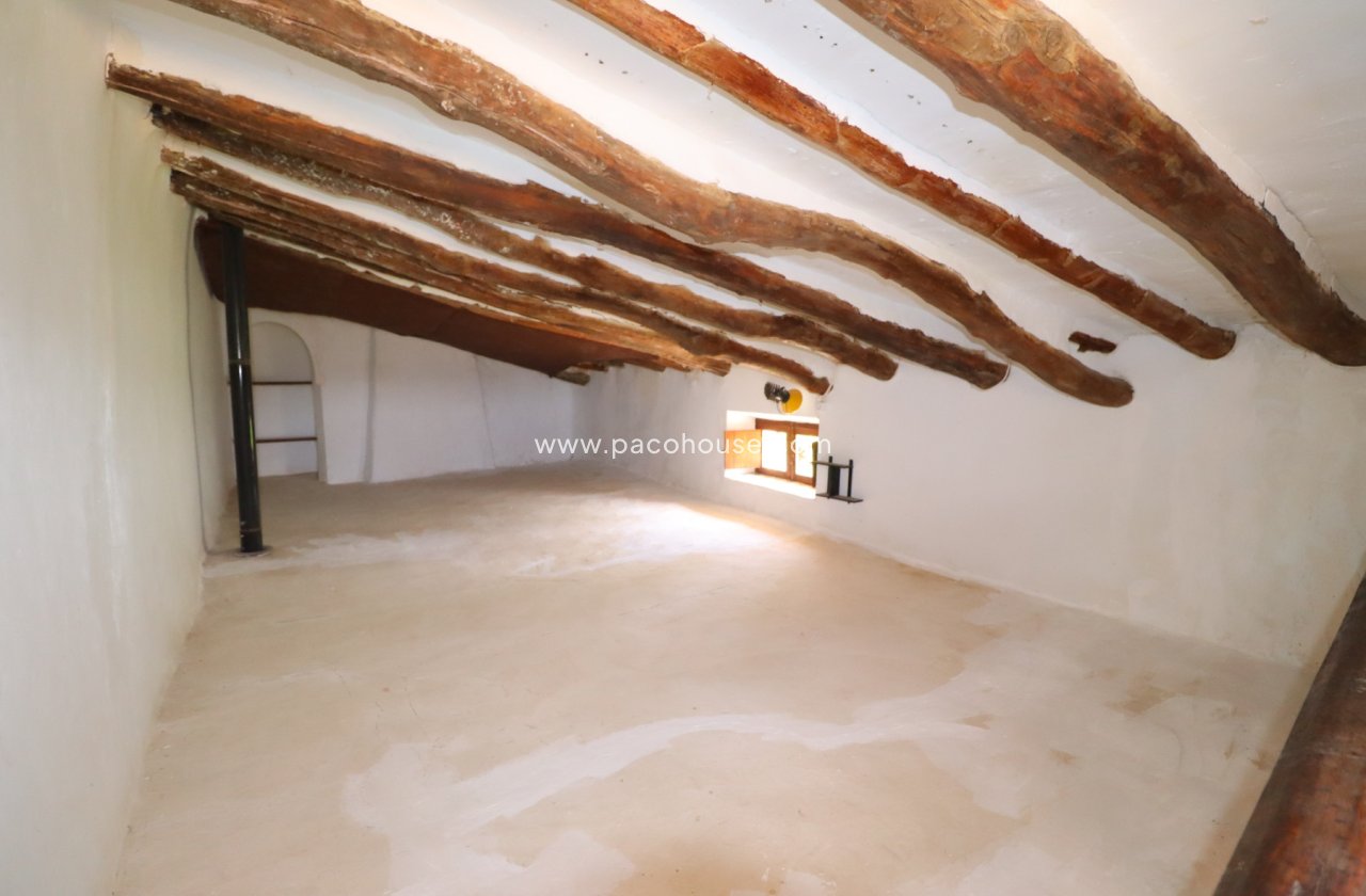 Resale - Cortijo -
Zarzalico