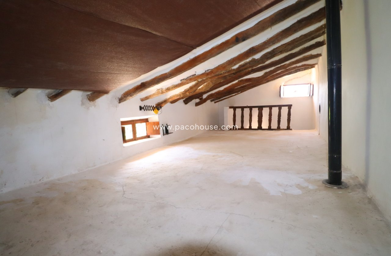Resale - Cortijo -
Zarzalico