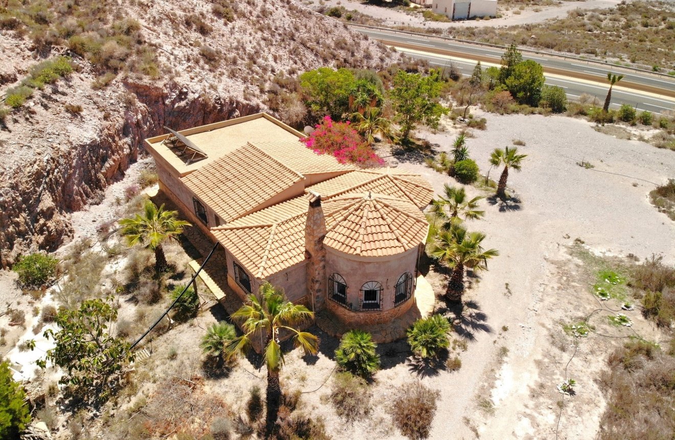 Resale - Country House -
Aguilas