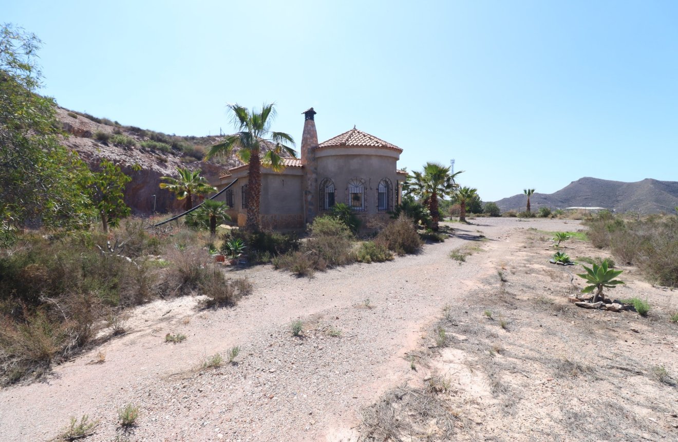 Resale - Country House -
Aguilas