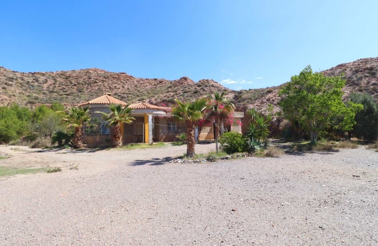 Resale - Country House -
Aguilas
