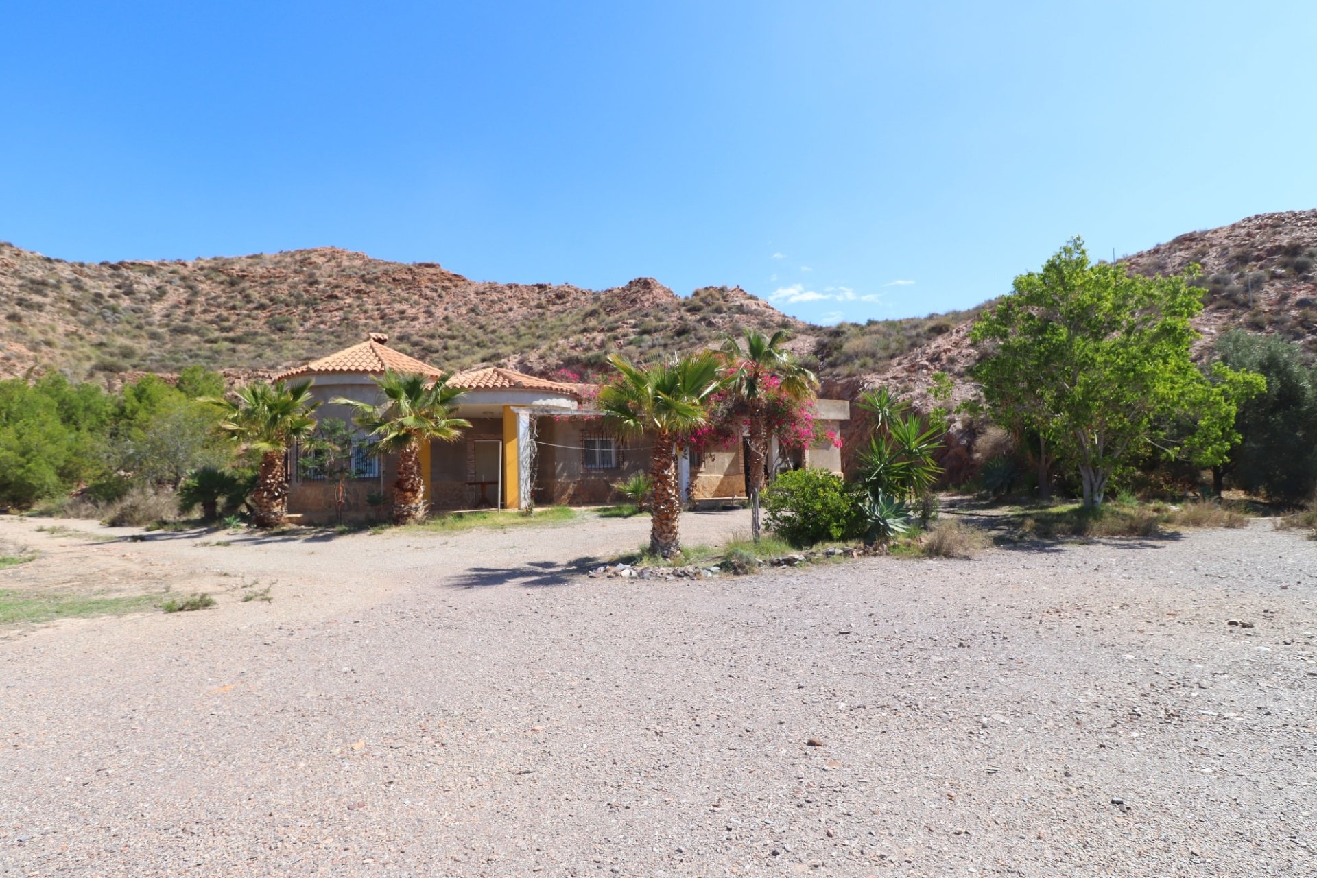 Resale - Country House -
Aguilas