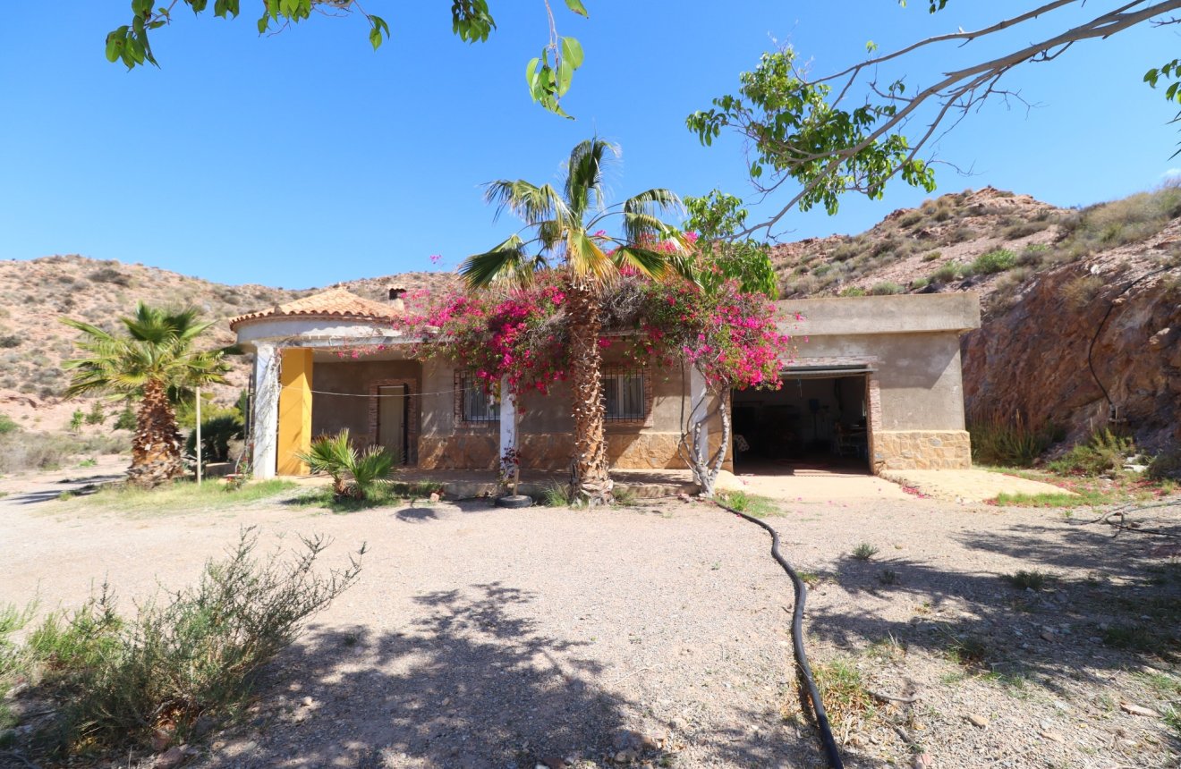 Resale - Country House -
Aguilas