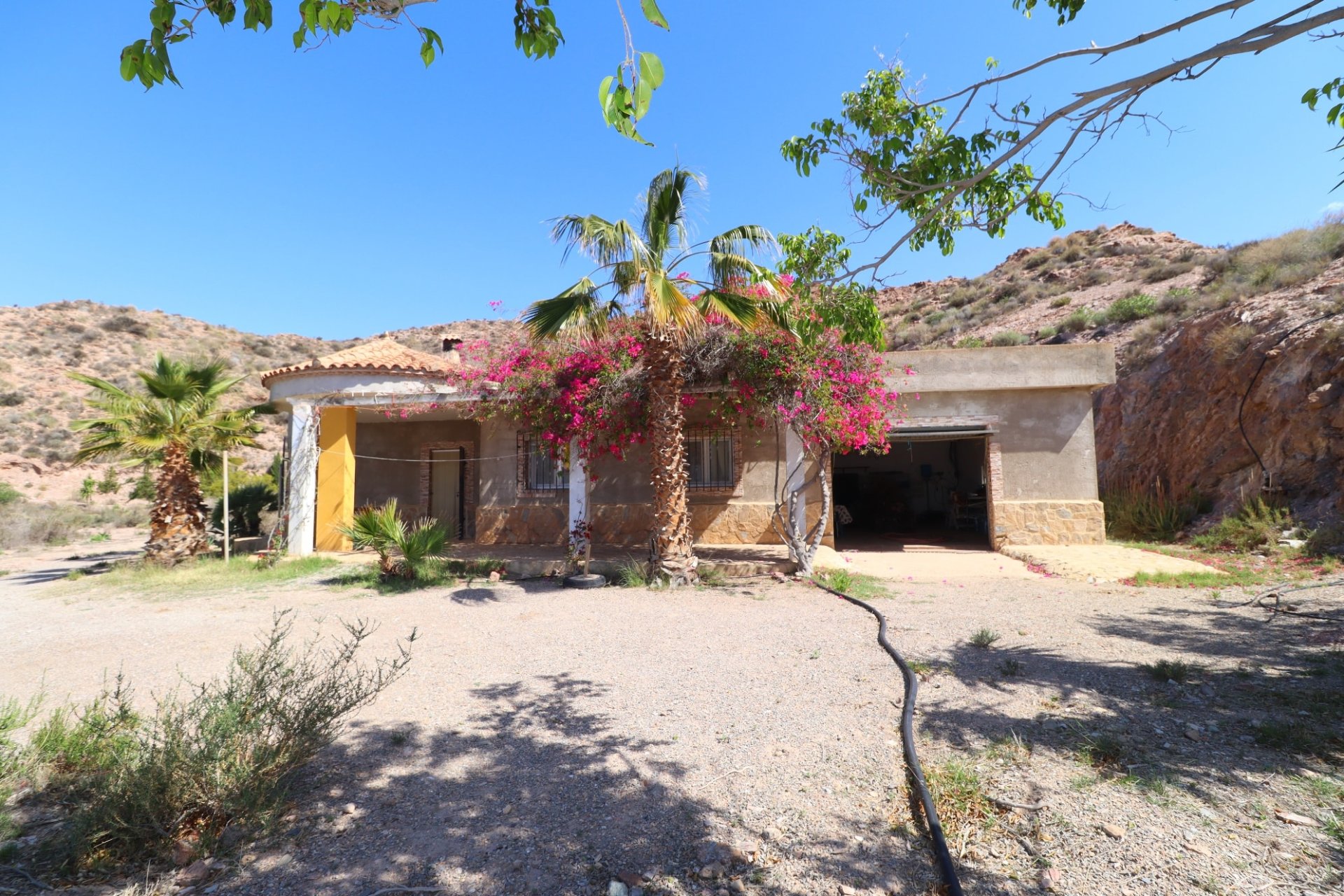 Resale - Country House -
Aguilas