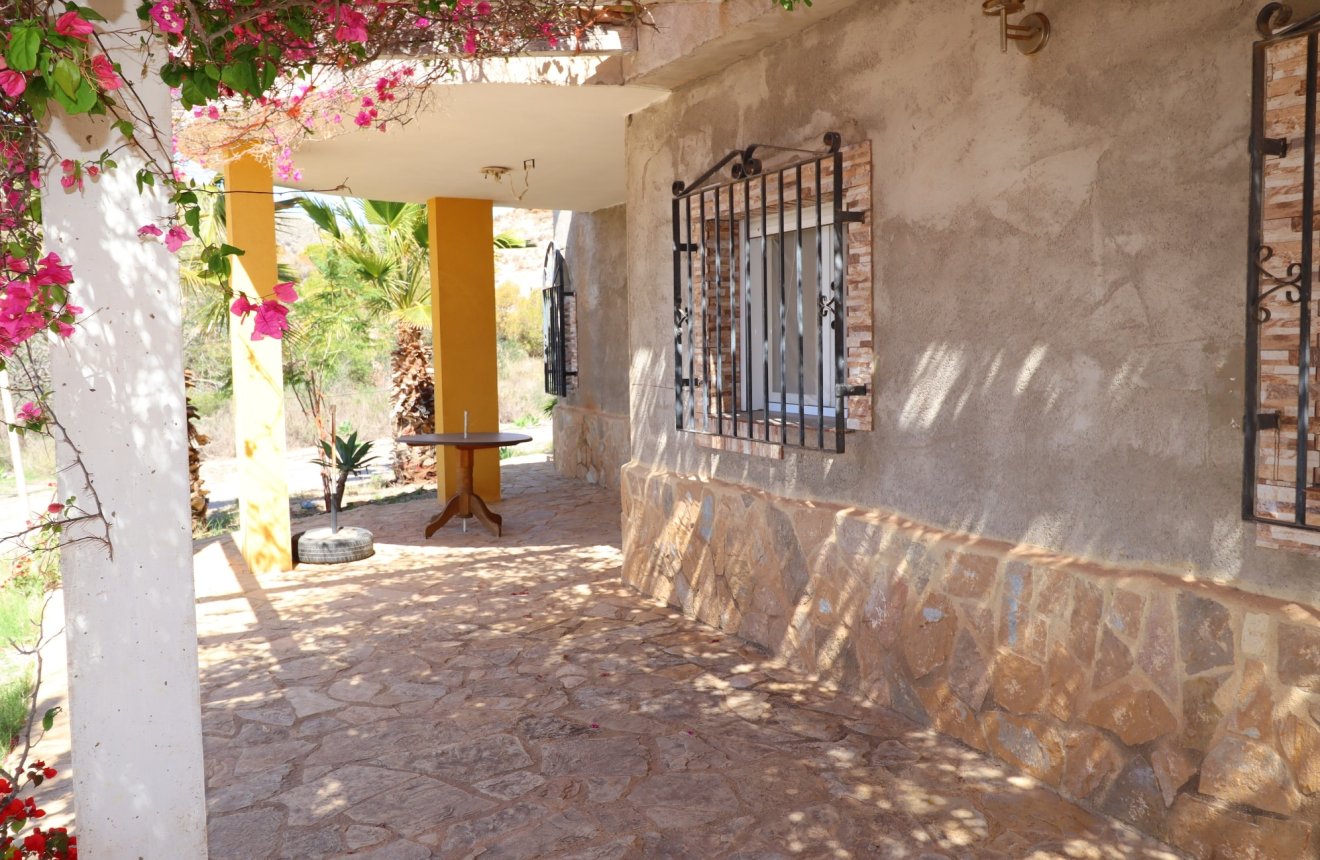 Resale - Country House -
Aguilas