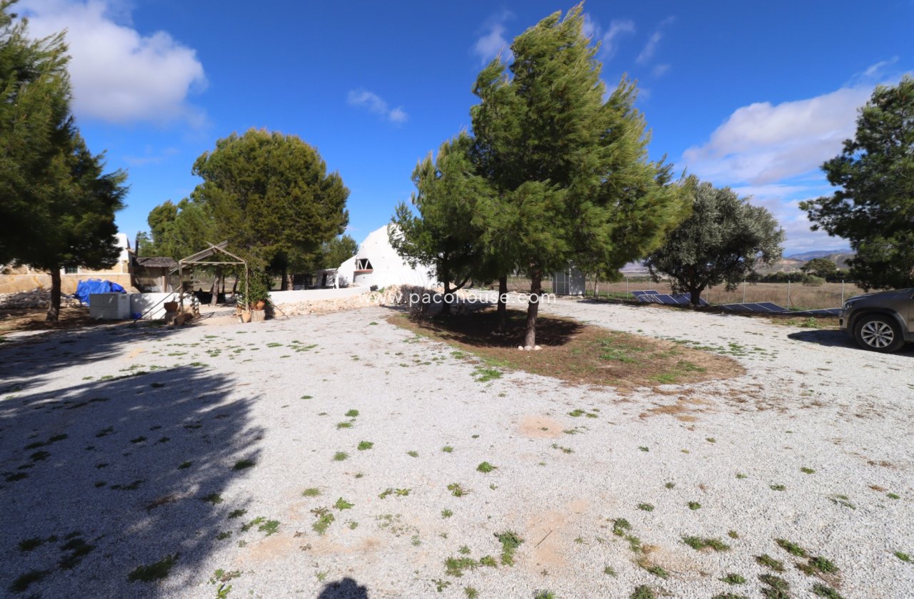 Resale - Country House -
La Parroquia