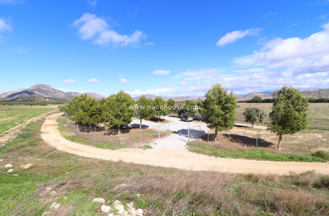 Resale - Country House -
La Parroquia