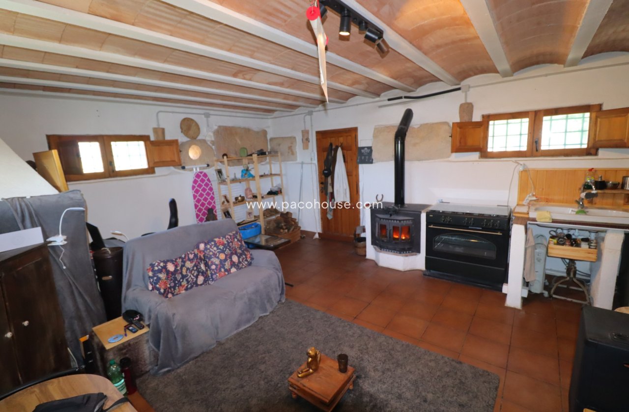 Resale - Country House -
La Parroquia