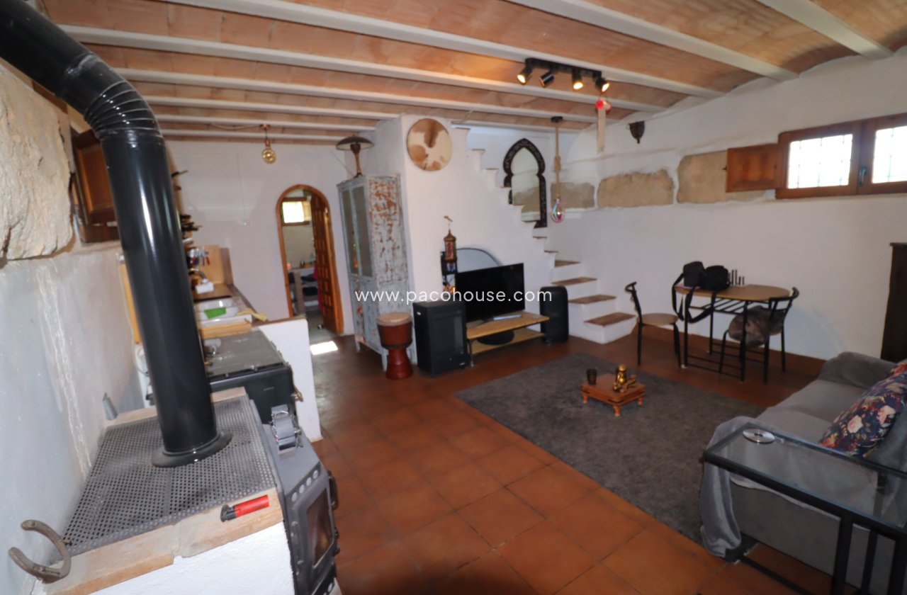 Resale - Country House -
La Parroquia