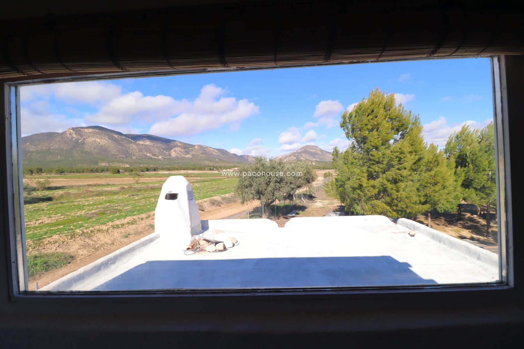 Resale - Country House -
La Parroquia