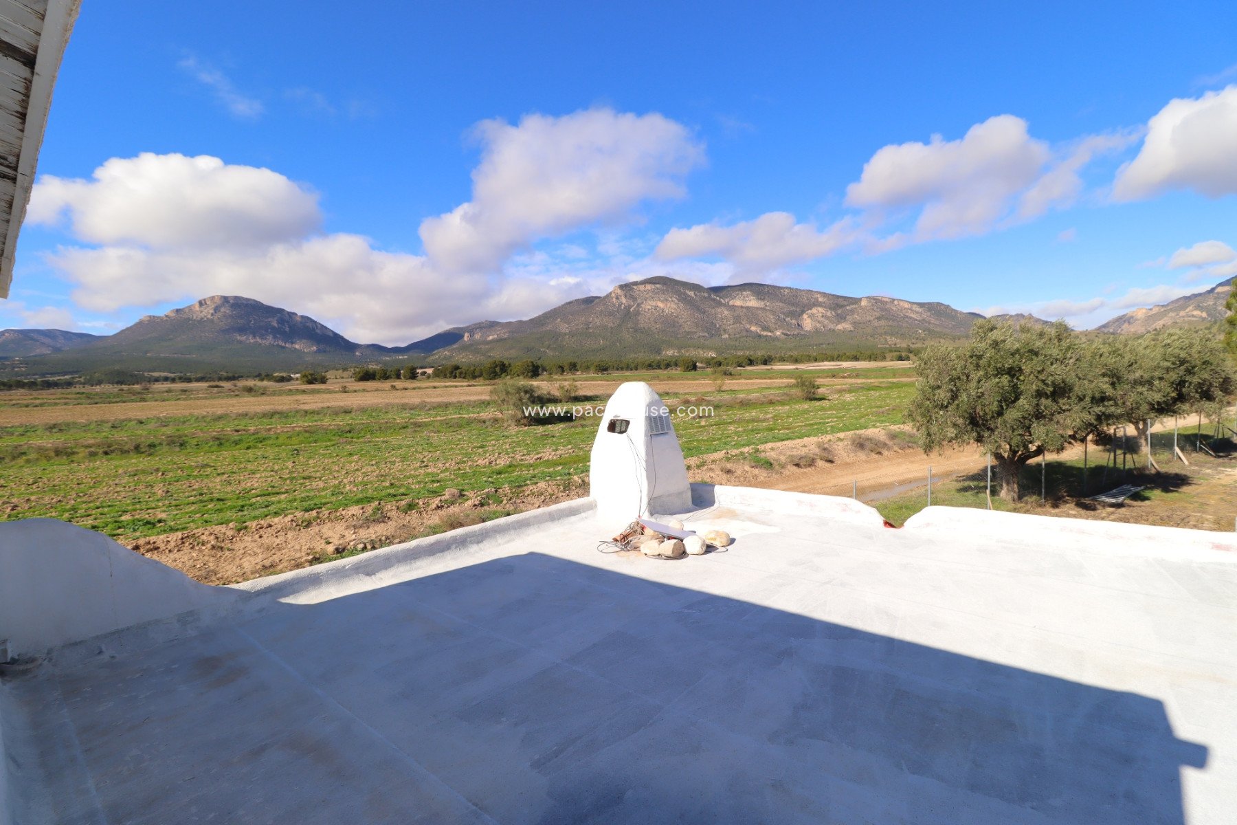 Resale - Country House -
La Parroquia