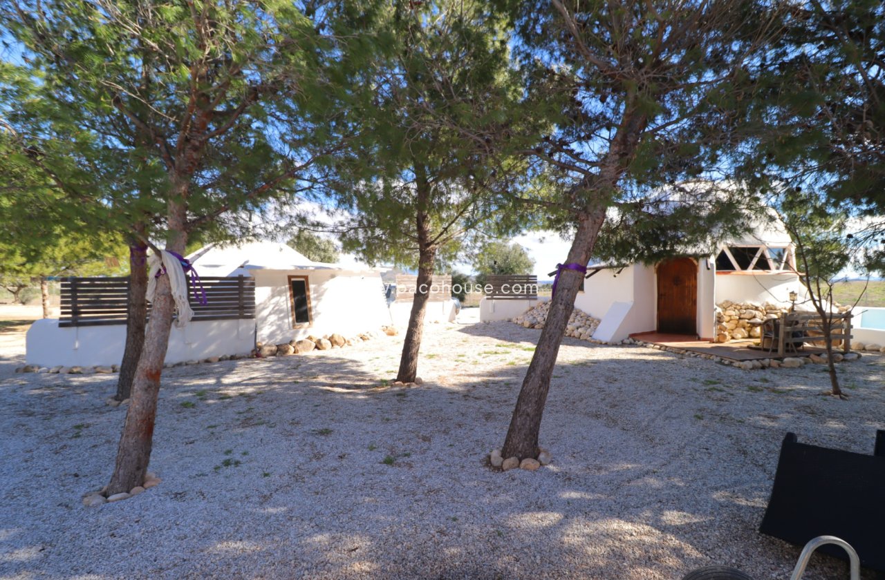 Resale - Country House -
La Parroquia