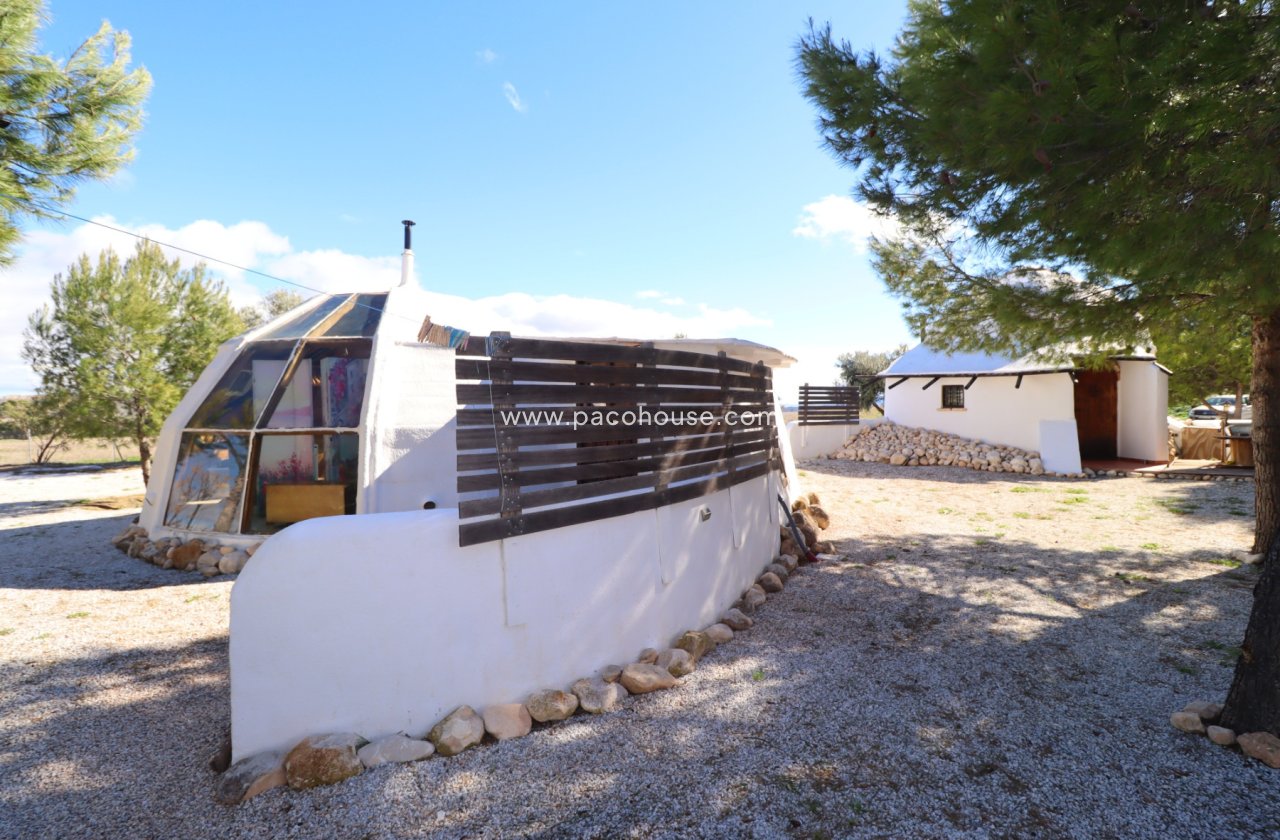 Resale - Country House -
La Parroquia