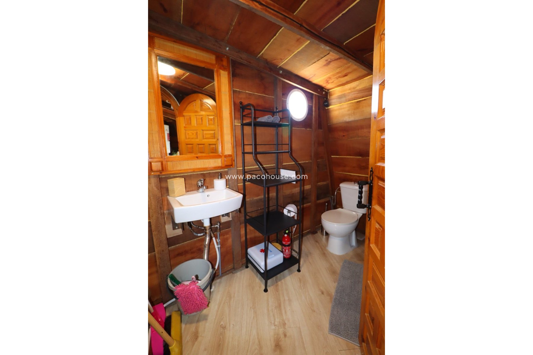 Resale - Country House -
La Parroquia