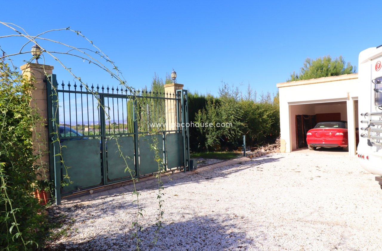 Resale - Country House -
Lorca