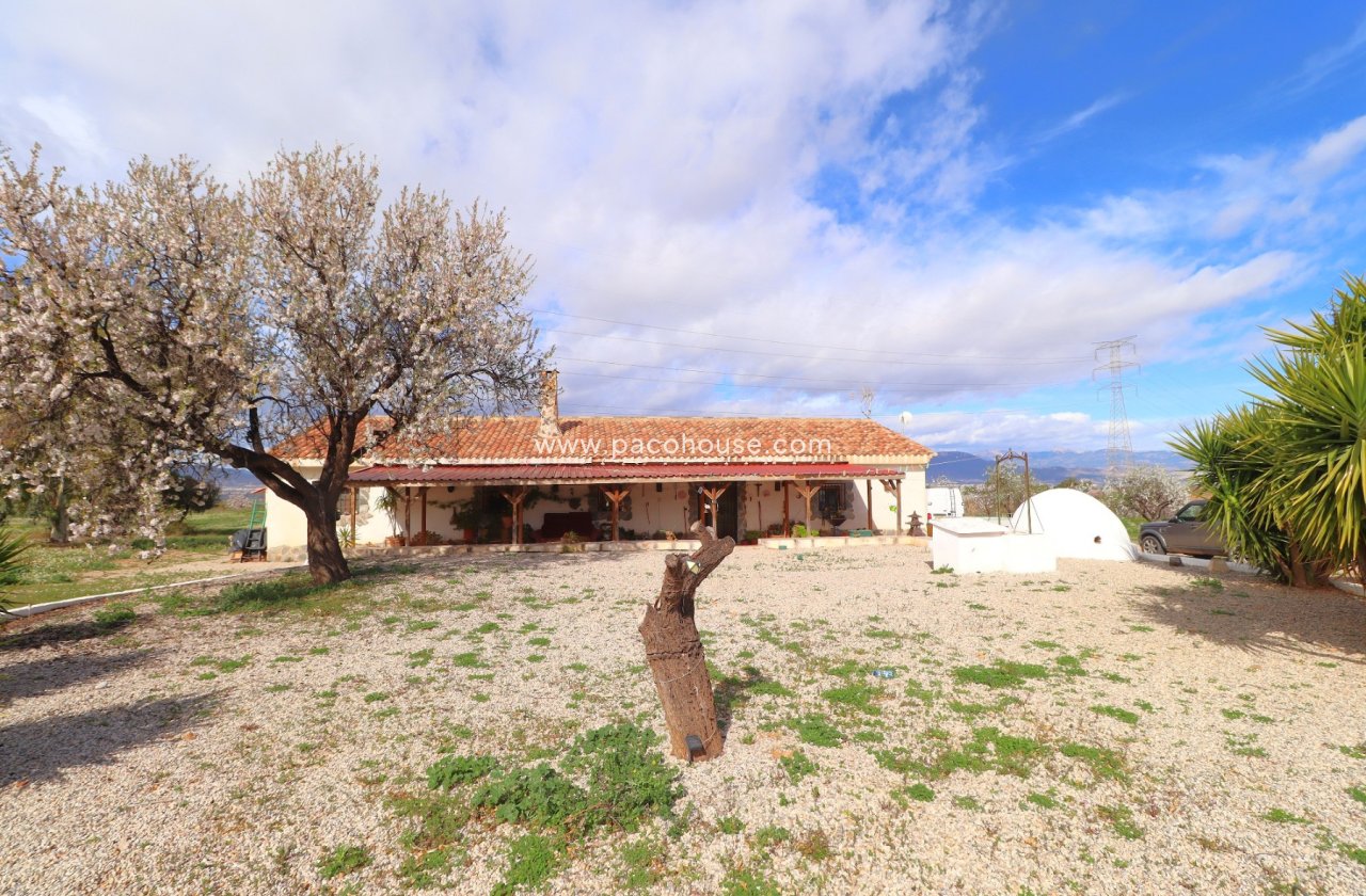 Resale - Country House -
Lorca