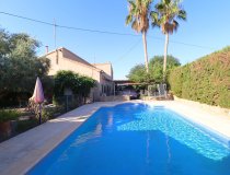 Resale - Country House -
Purias