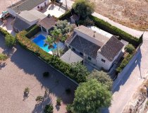 Resale - Country House -
Purias