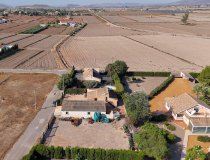 Resale - Country House -
Purias