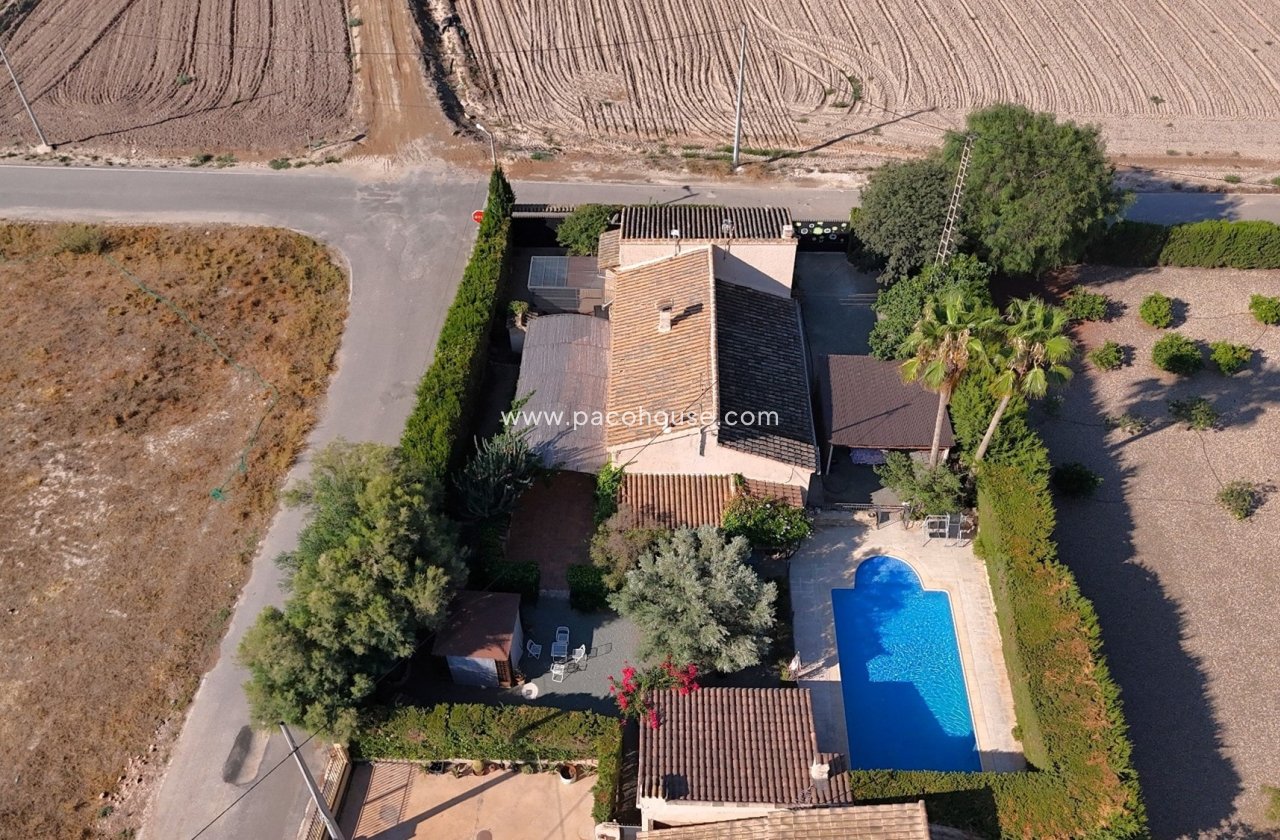 Resale - Country House -
Purias
