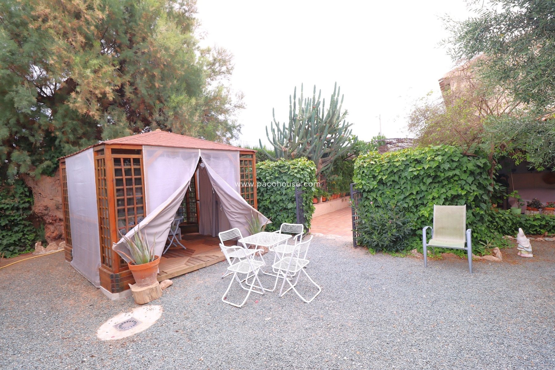 Resale - Country House -
Purias