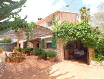 Resale - Country House -
Purias