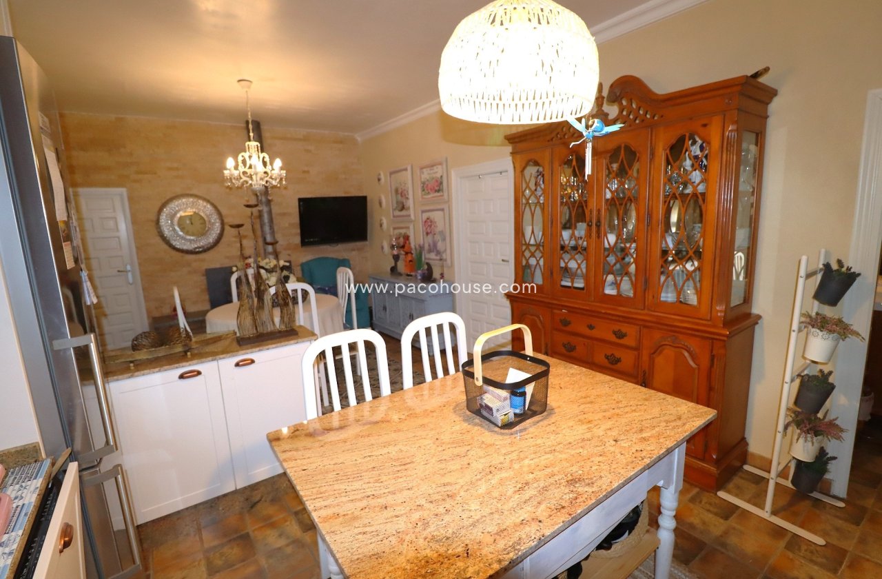 Resale - Country House -
Purias