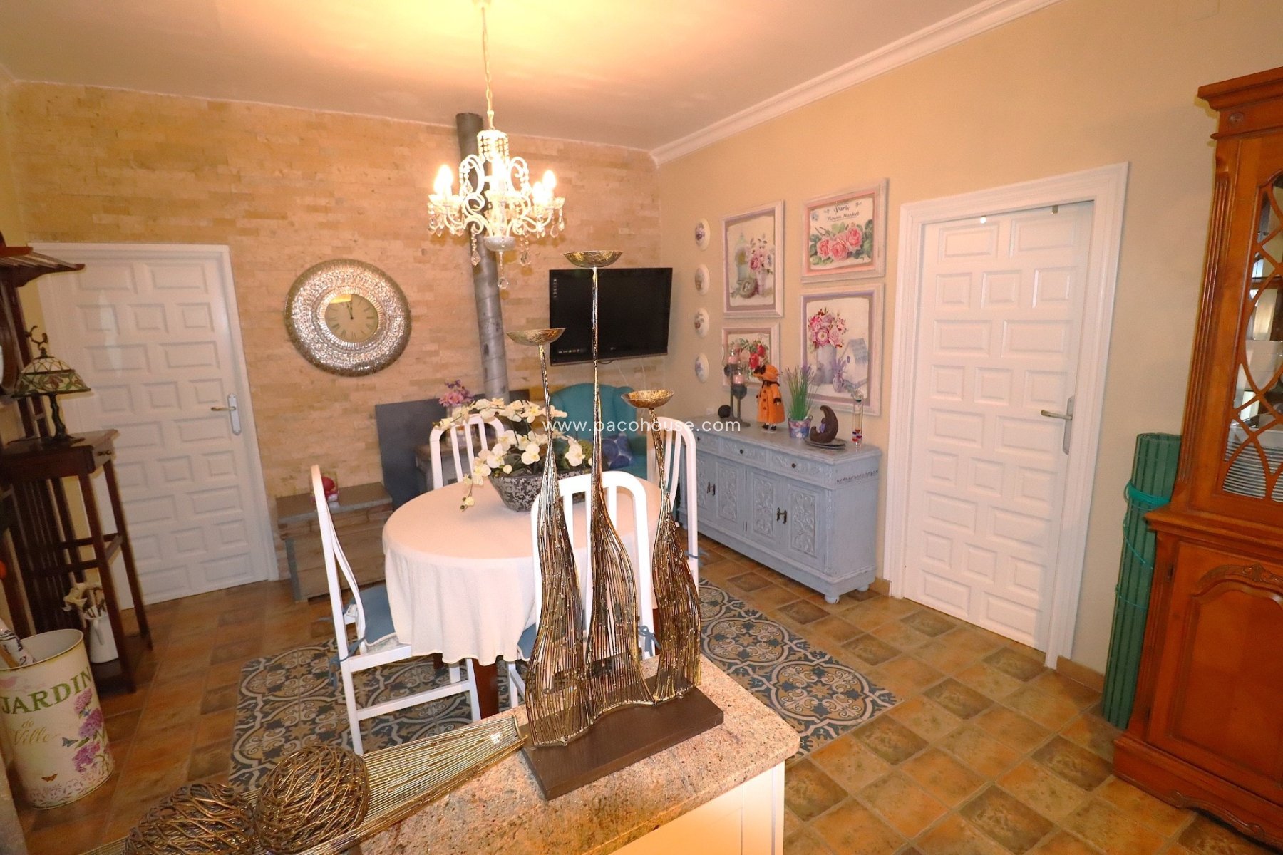 Resale - Country House -
Purias