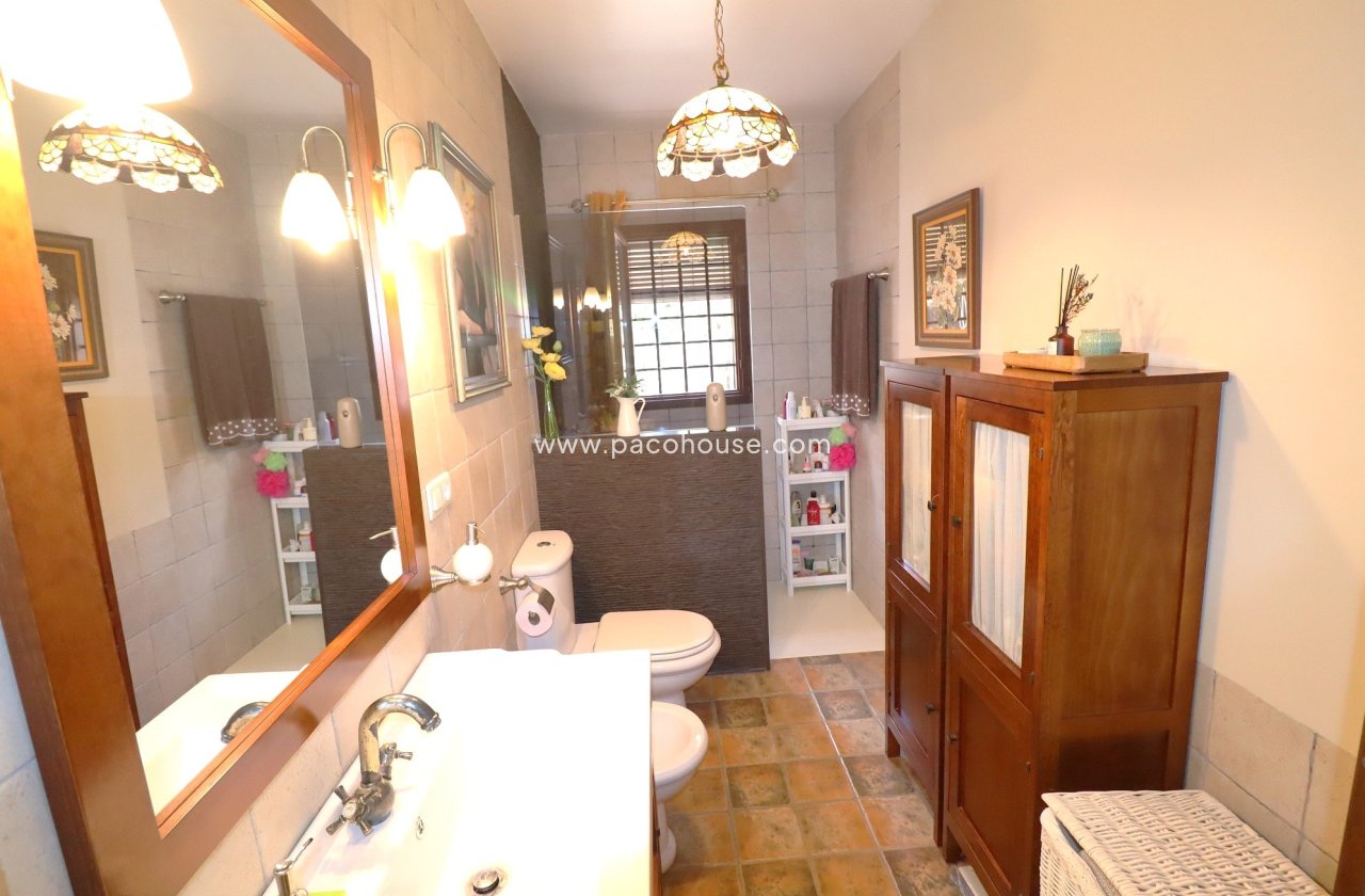 Resale - Country House -
Purias