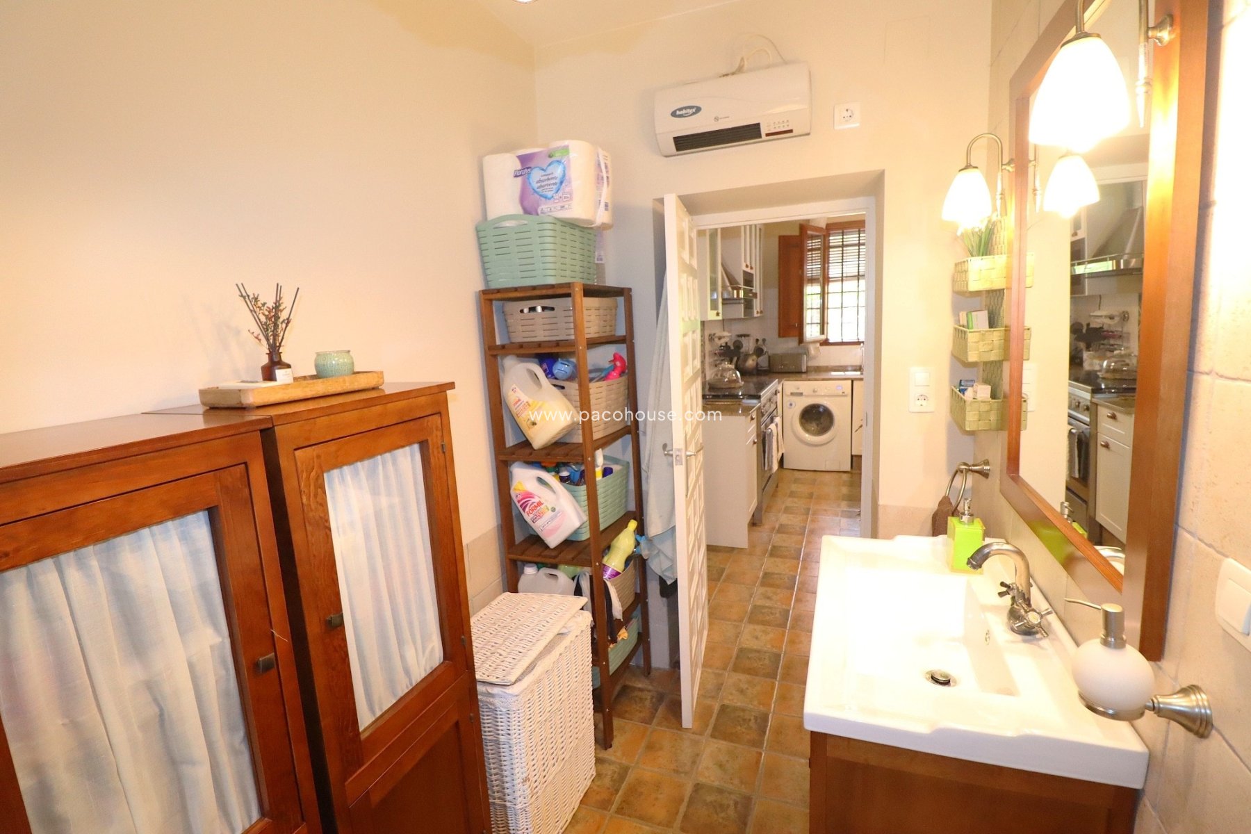 Resale - Country House -
Purias