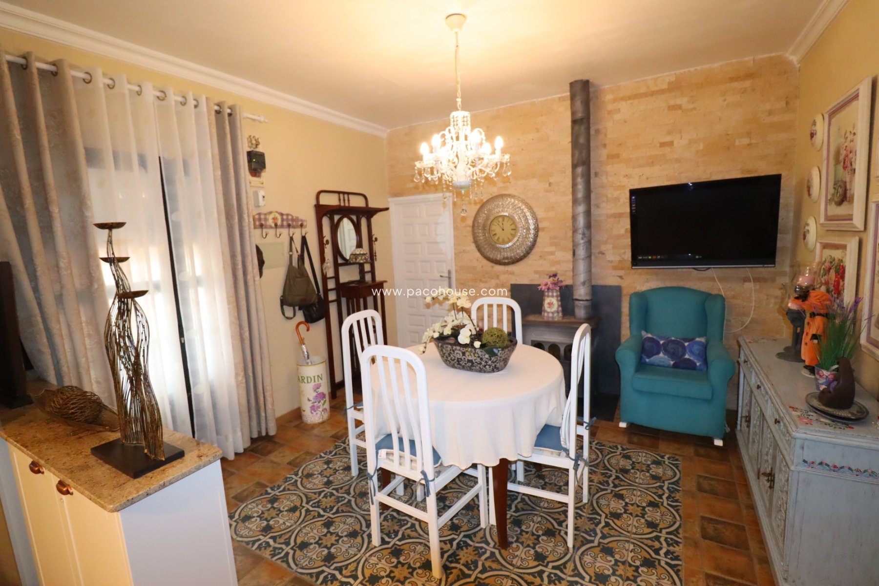 Resale - Country House -
Purias