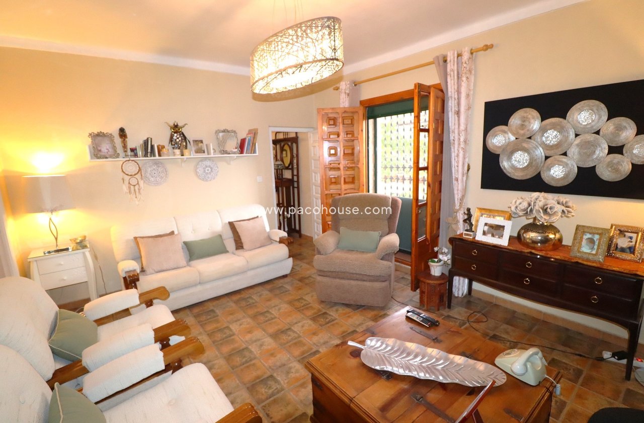 Resale - Country House -
Purias