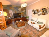 Resale - Country House -
Purias