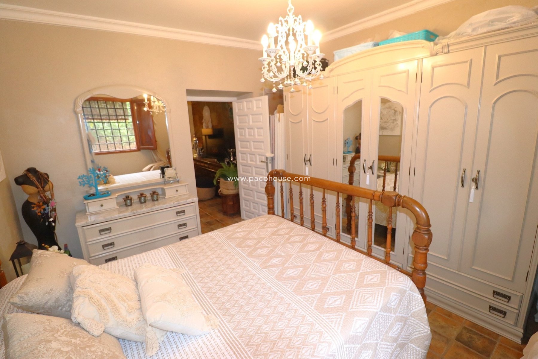 Resale - Country House -
Purias