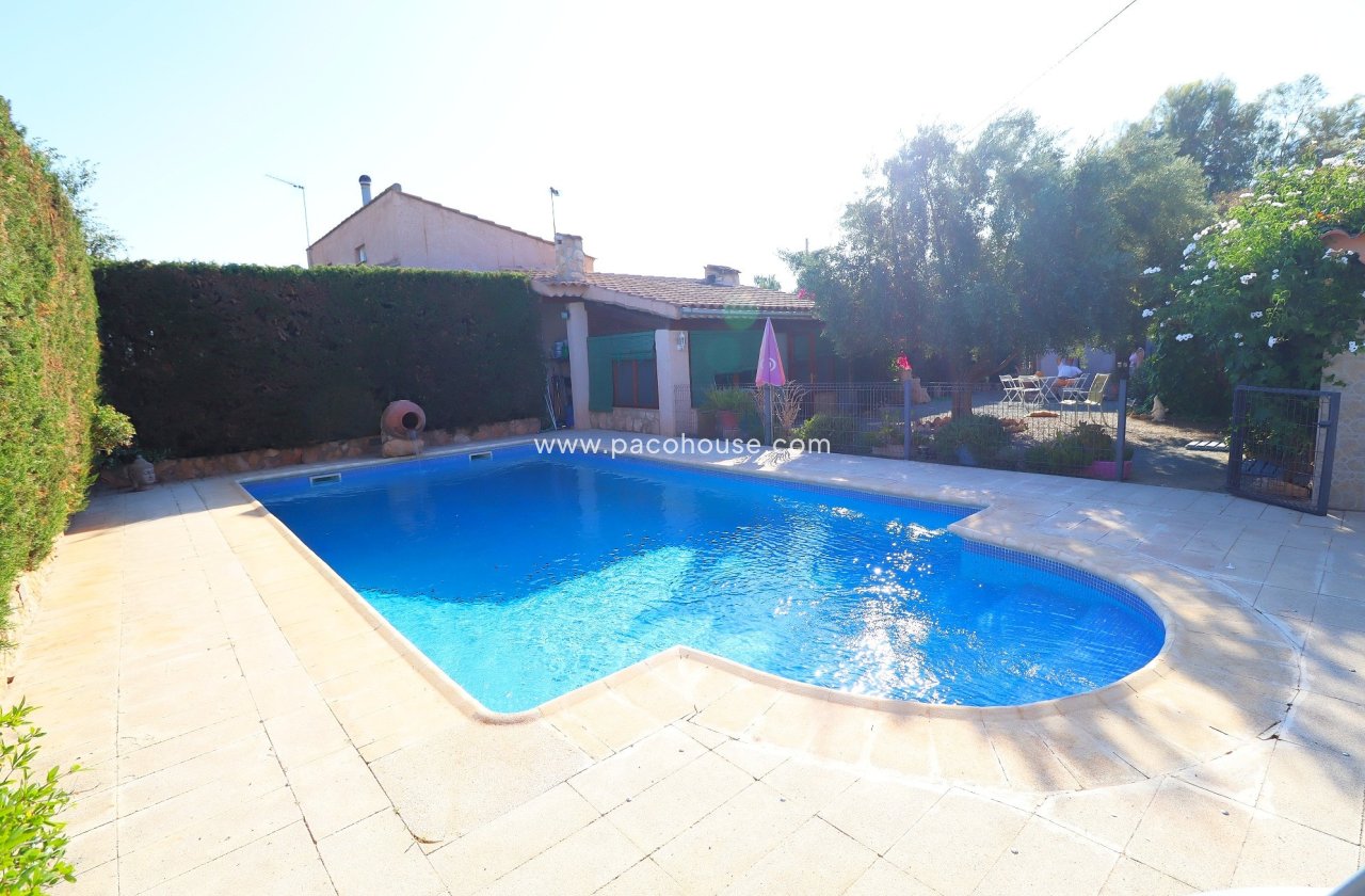 Resale - Country House -
Purias