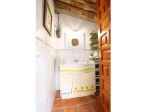 Resale - Country House -
Purias